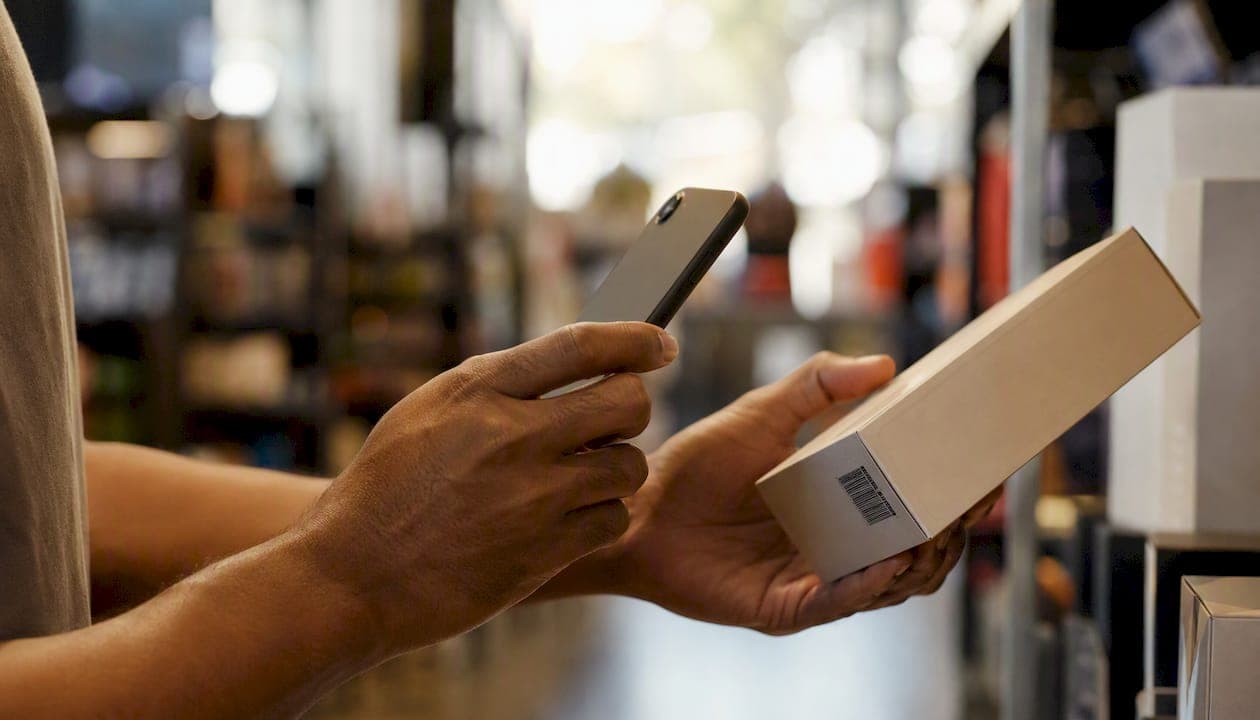 Barcode scanning in bespoke mobile apps: a UK commissioning guide
